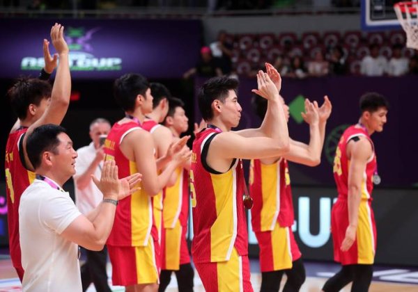 皇冠现金网官网 热身赛连胜筑信心 “新老交替”中国男篮蓄力亚洲杯